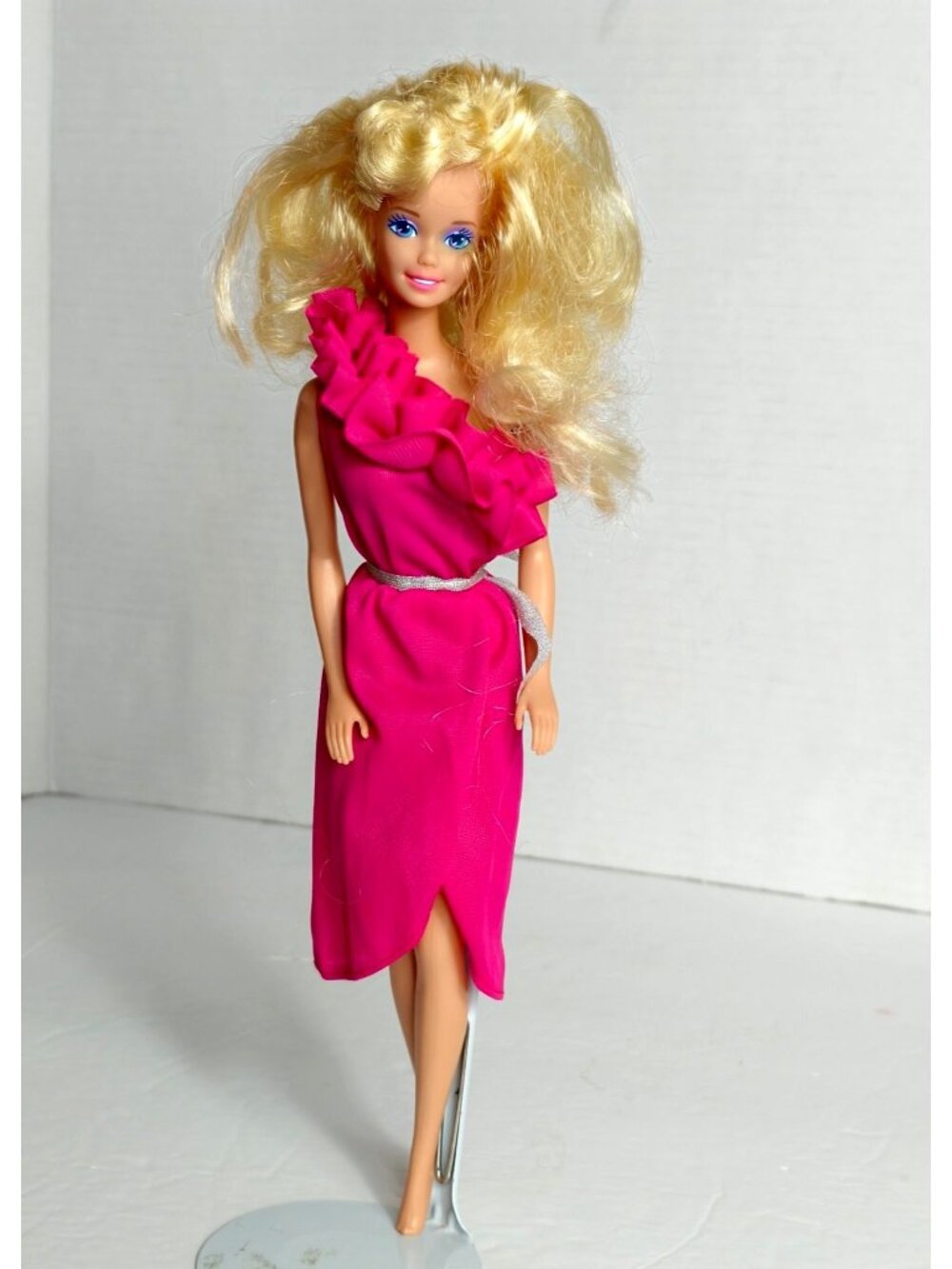 Mattel 1986 Uptown Barbie All Spectacle Blonde Hair Original Pink Dress Ruffle